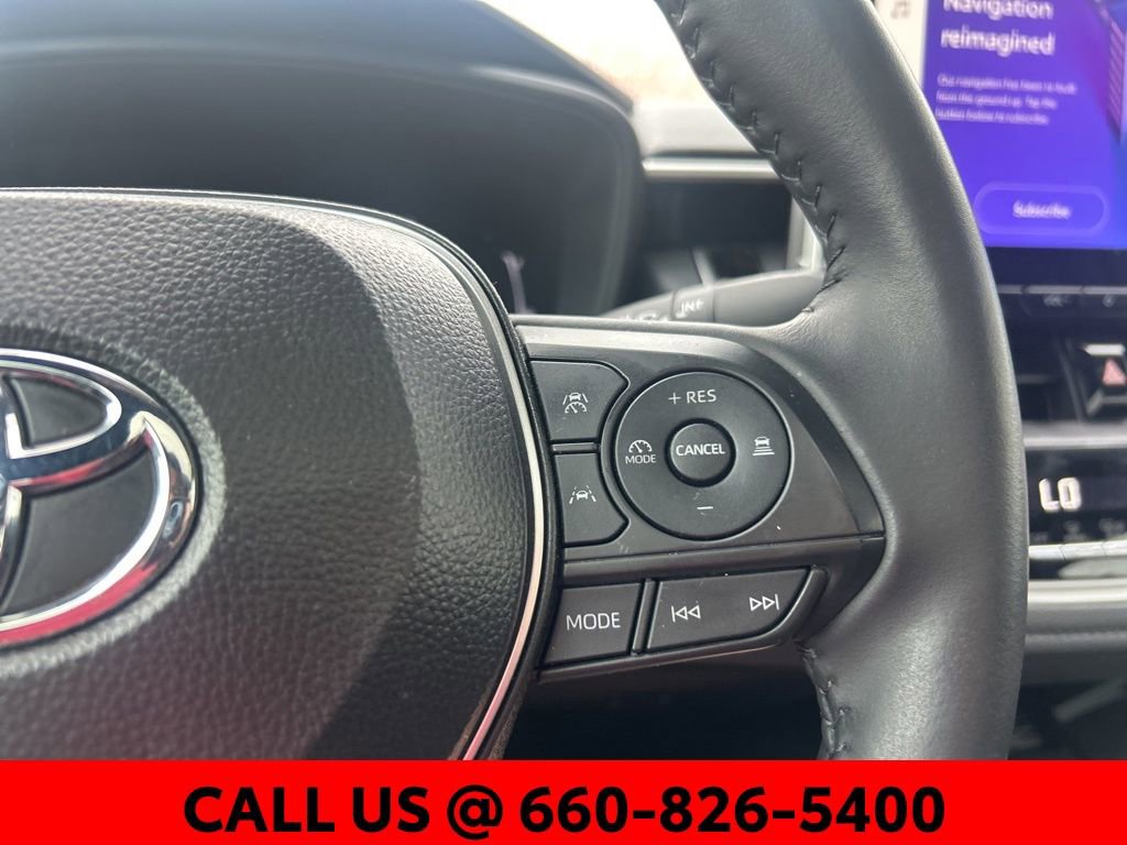 Used 2025 Toyota Corolla SE w/ SE Premium Package image 20