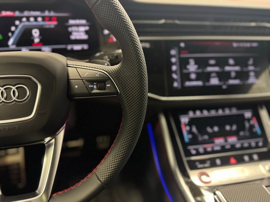 New 2026 Audi SQ8 Prestige image 17