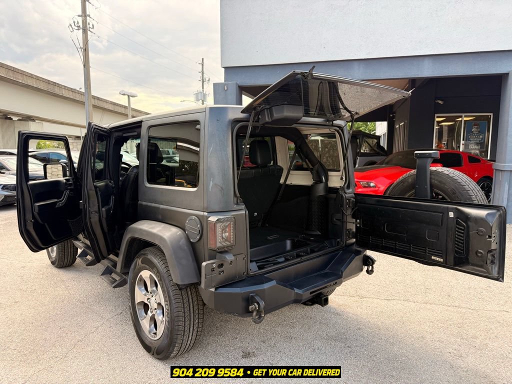 Used 2017 Jeep Wrangler Unlimited Sahara w/ Dual Top Group AWD/4WD image 24
