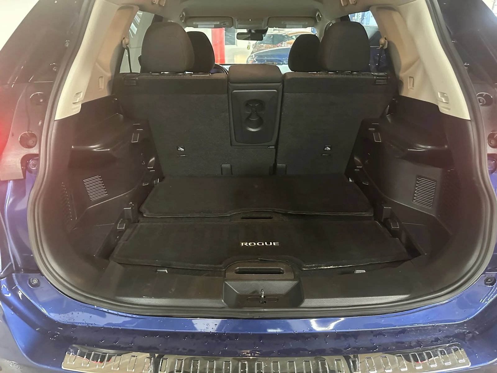 Used 2020 Nissan Rogue SV AWD/4WD image 17