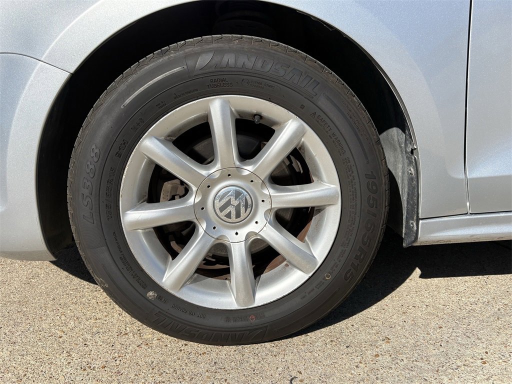 Used 2014 Volkswagen Jetta S image 9