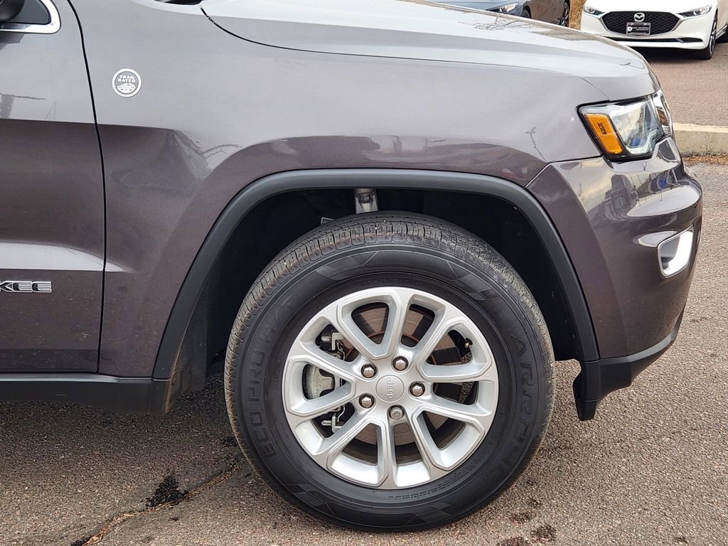 Used 2021 Jeep Grand Cherokee Laredo image 29