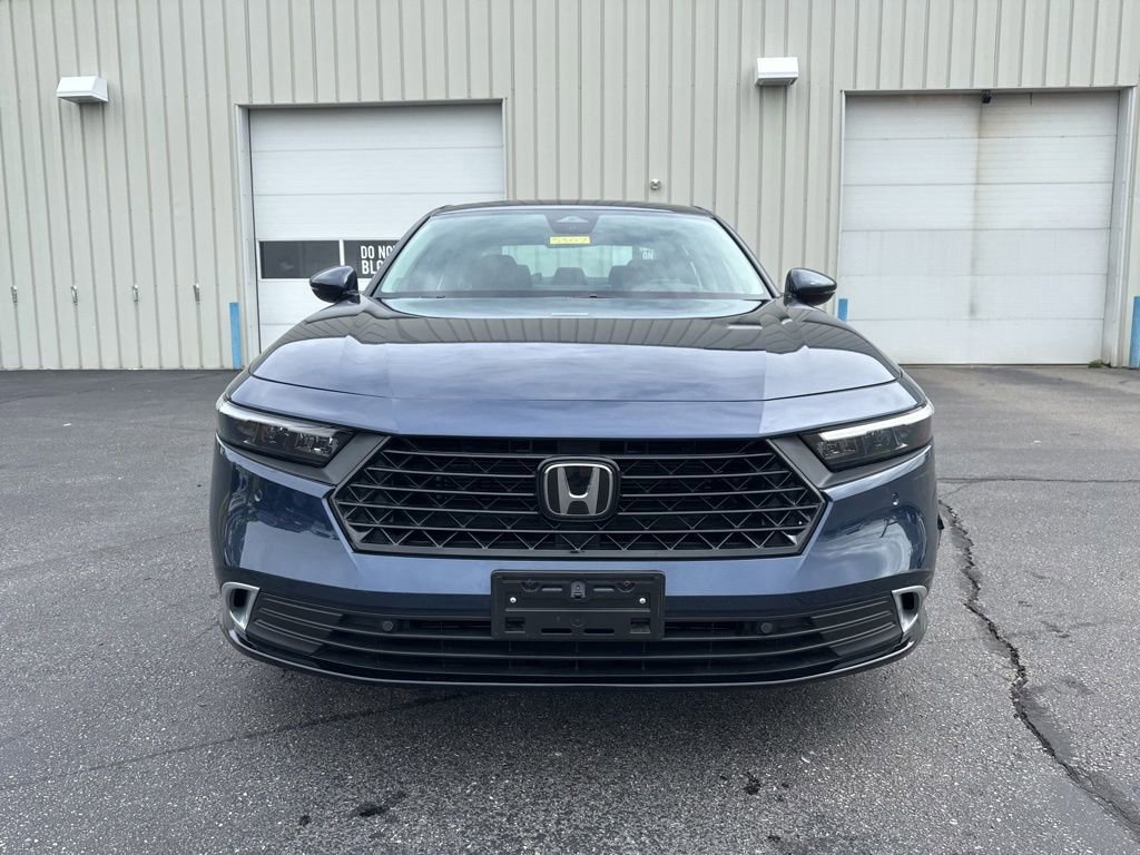 Used 2023 Honda Accord Touring image 2
