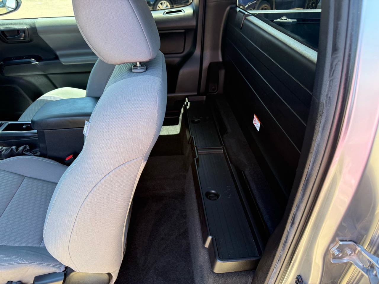 Used 2021 Toyota Tacoma SR RWD image 18
