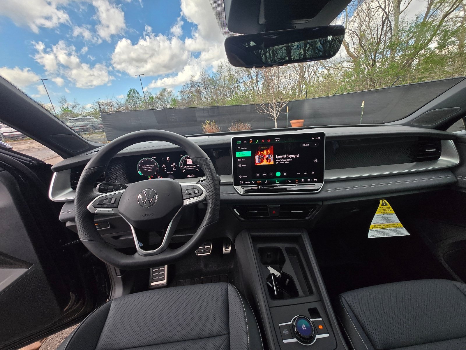 New 2026 Volkswagen Tiguan SE R-Line FWD image 16