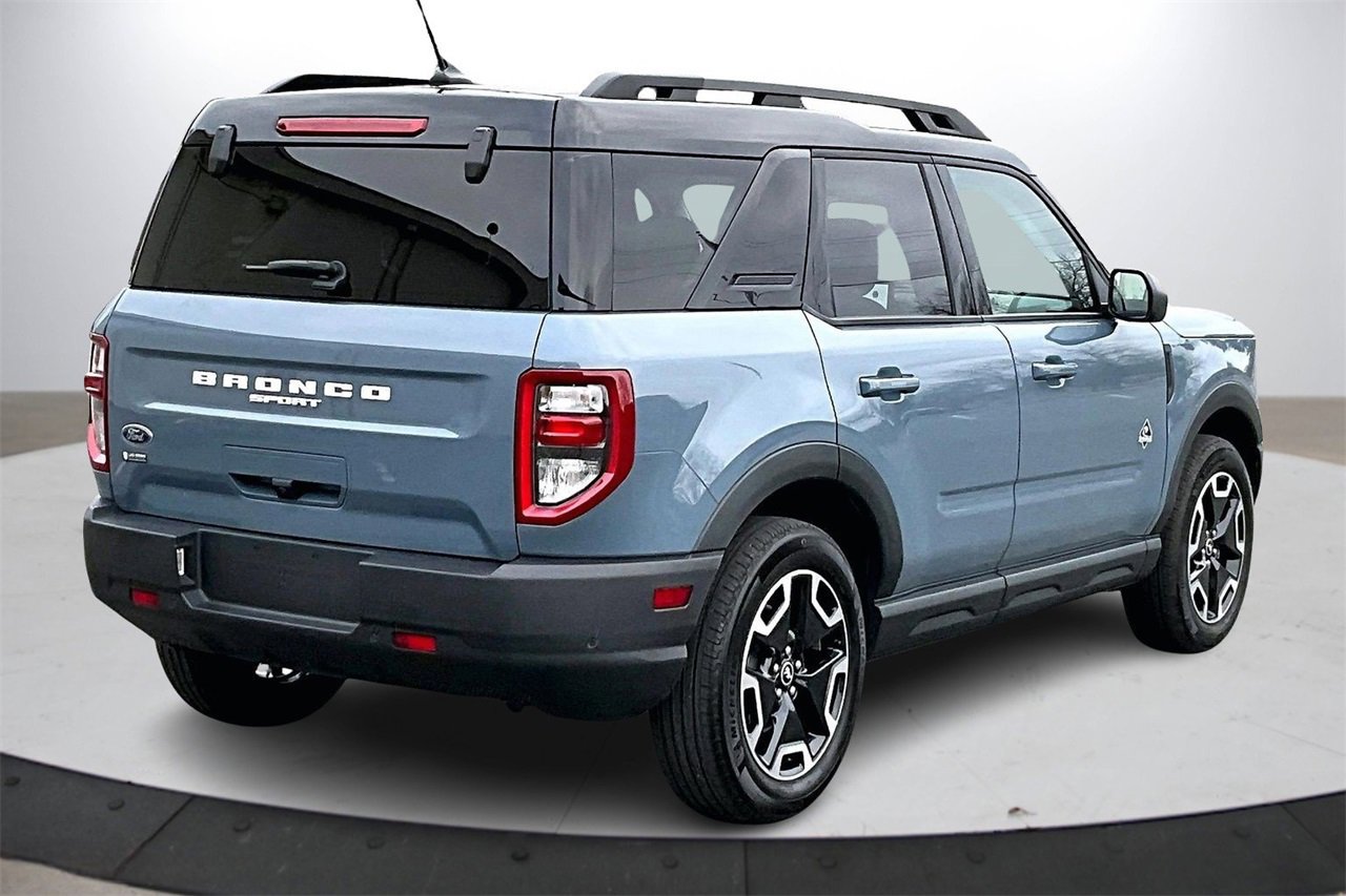 Used 2024 Ford Bronco Sport Outer Banks image 9