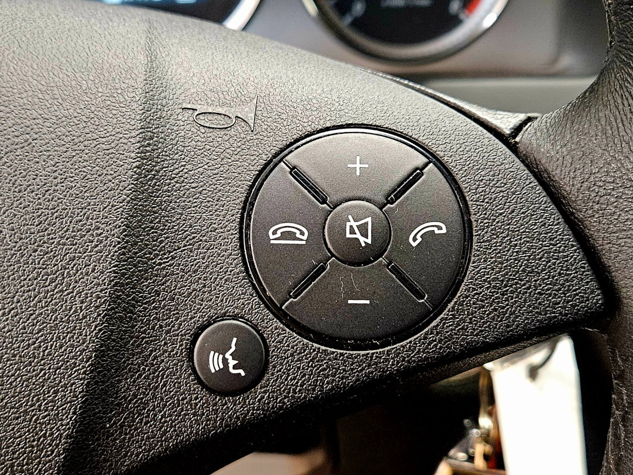 Used 2010 Mercedes-Benz C 300 4MATIC Sedan image 13