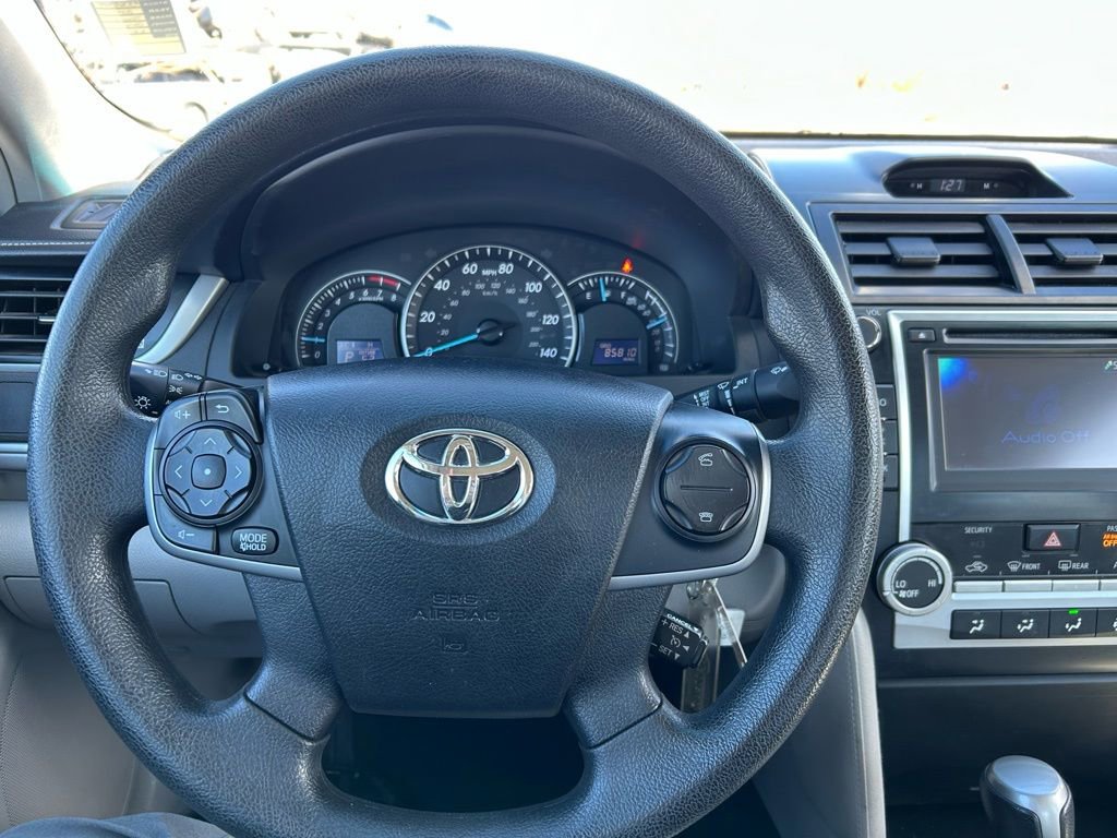 Used 2014 Toyota Camry LE image 21