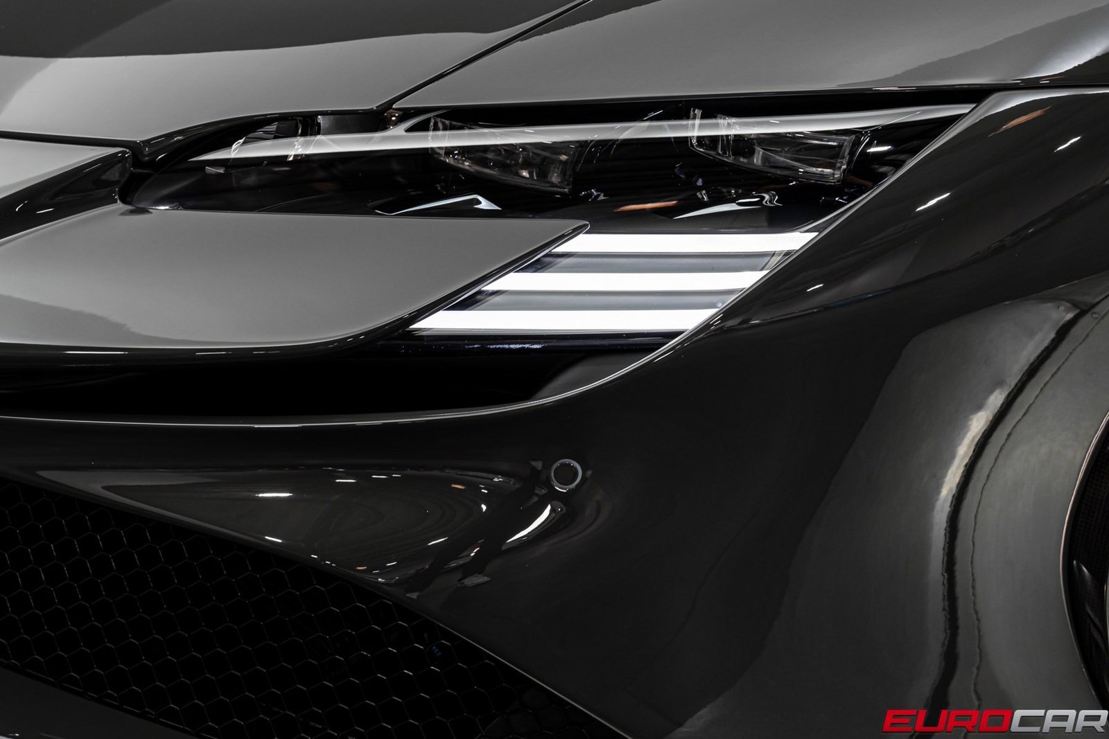 Used 2024 Ferrari SF90 Spider image 15