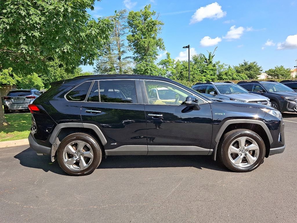 Used 2019 Toyota RAV4 Limited image 7