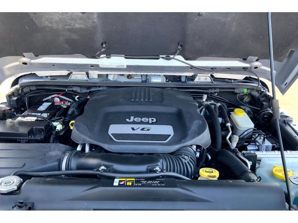 Used 2017 Jeep Wrangler Unlimited Rubicon AWD/4WD image 11