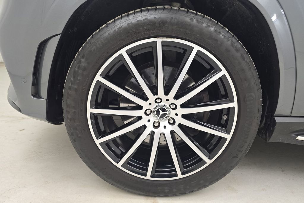 Used 2023 Mercedes-Benz GLS 450 4MATIC w/ AMG Line Exterior image 11