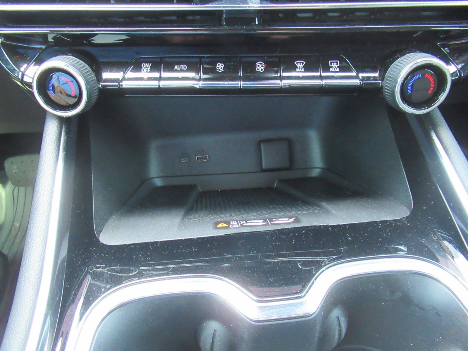 Used 2026 Chevrolet Traverse Z71 AWD/4WD image 29