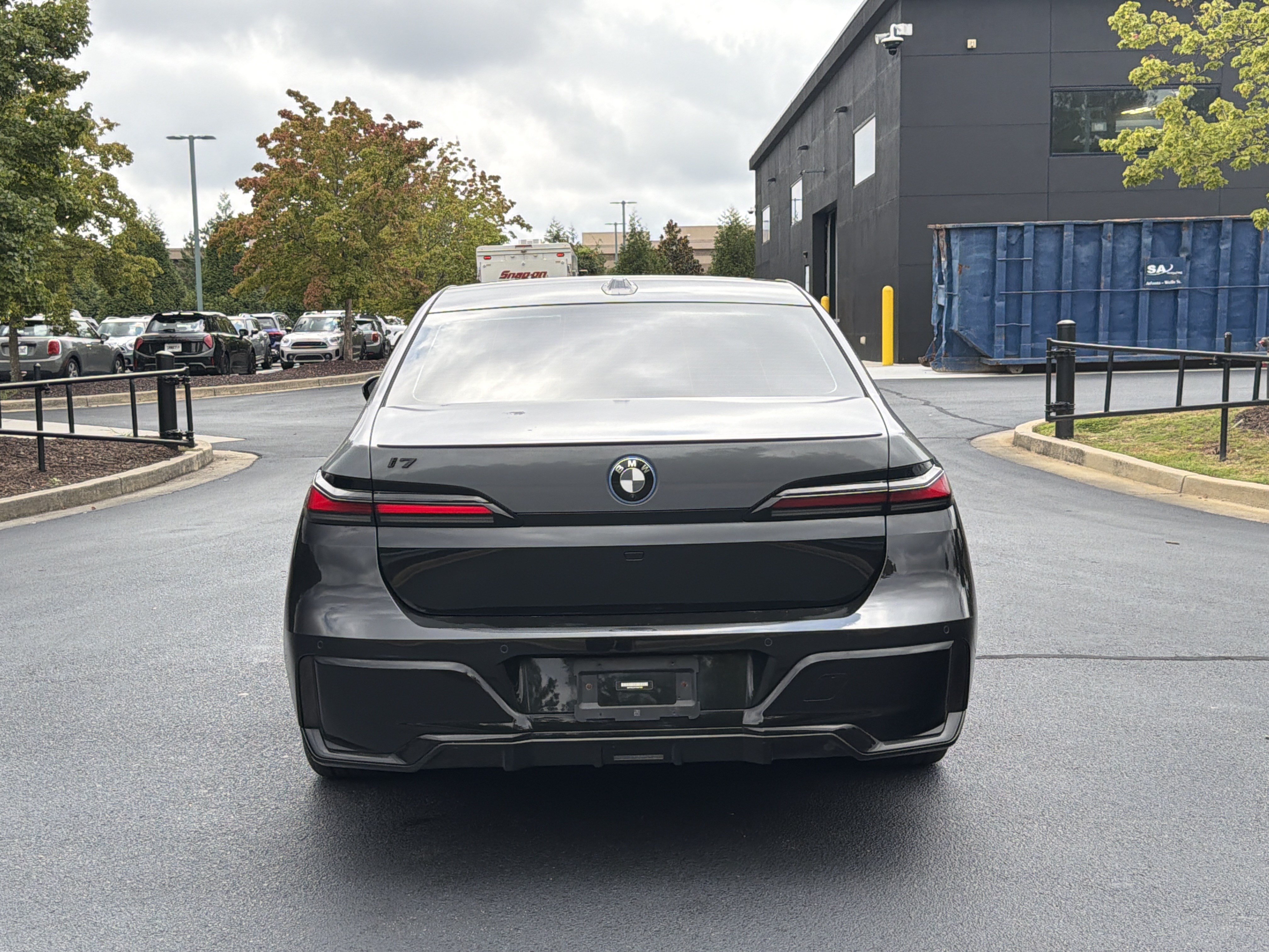 Used 2023 BMW i7 xDrive60 AWD/4WD image 13