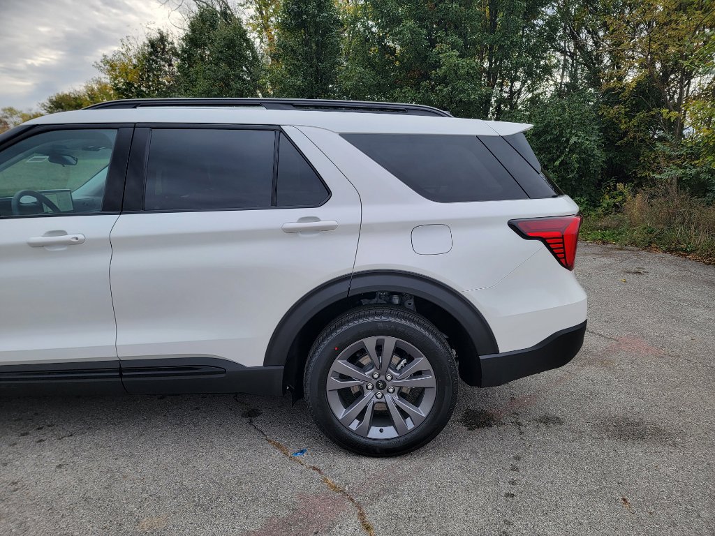 New 2026 Ford Explorer Active image 9
