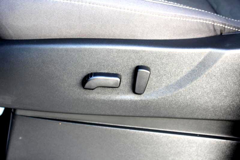 Used 2024 Nissan Frontier SV w/ SV Convenience Package image 24