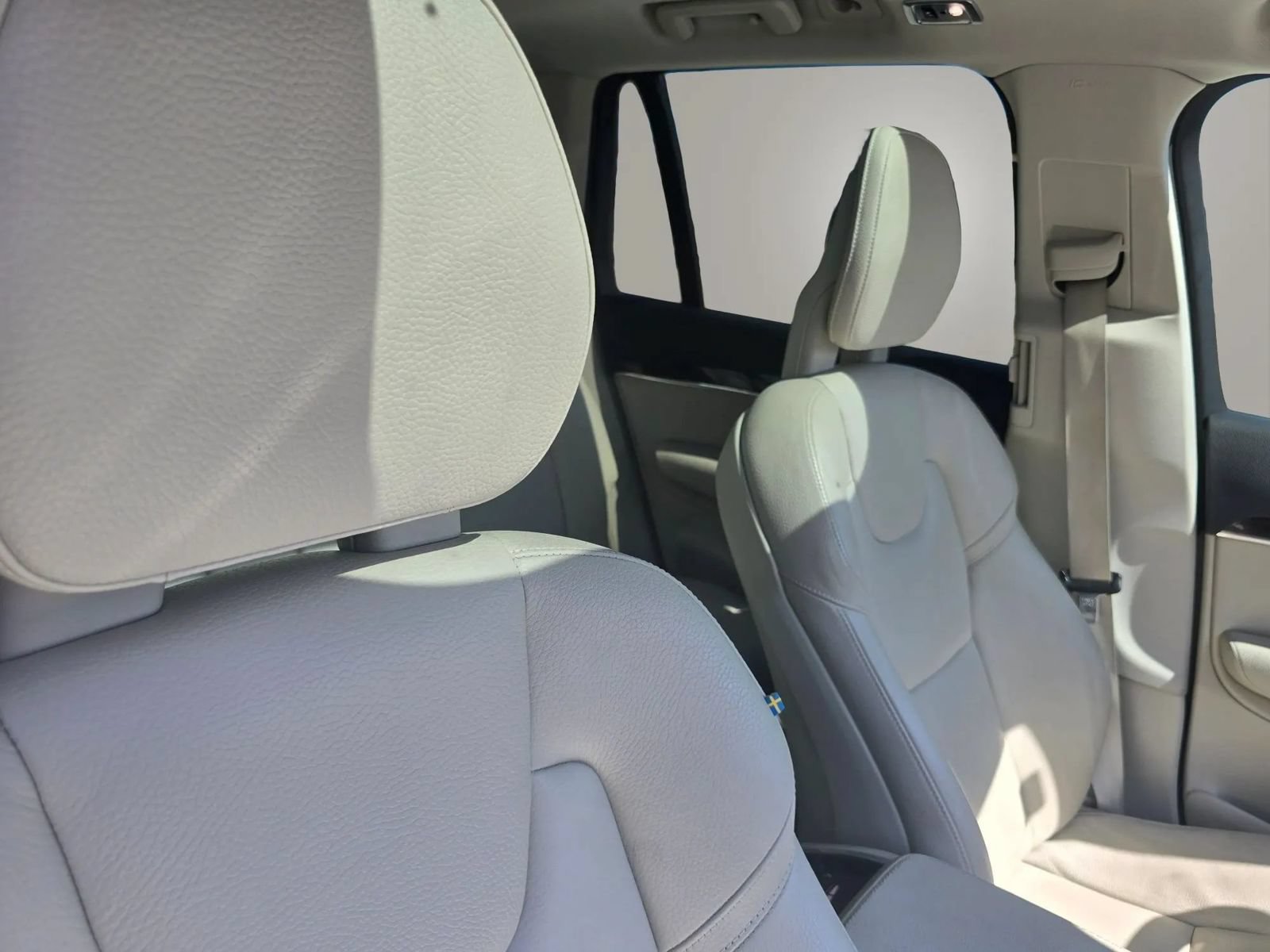 Used 2017 Volvo XC90 T6 Momentum w/ Vision Package AWD/4WD image 25