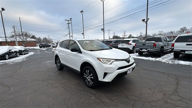 Used 2018 Toyota RAV4 LE image 27