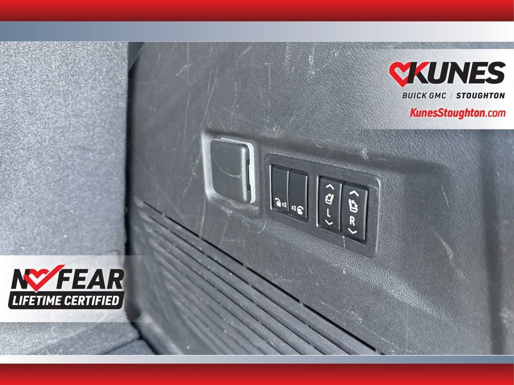 Used 2022 GMC Yukon AT4 image 44