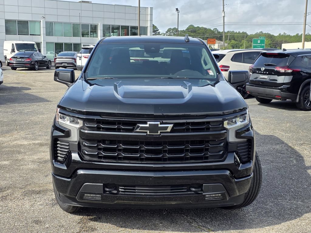 Used 2024 Chevrolet Silverado 1500 RST AWD/4WD image 3