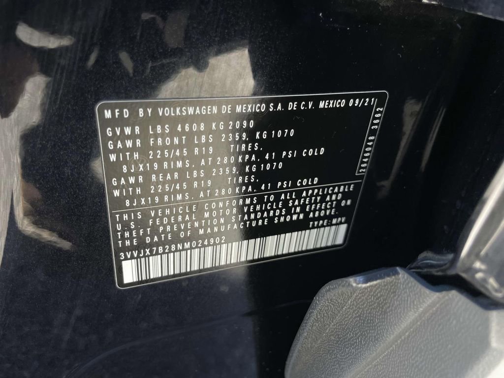 Used 2022 Volkswagen Taos SEL image 11