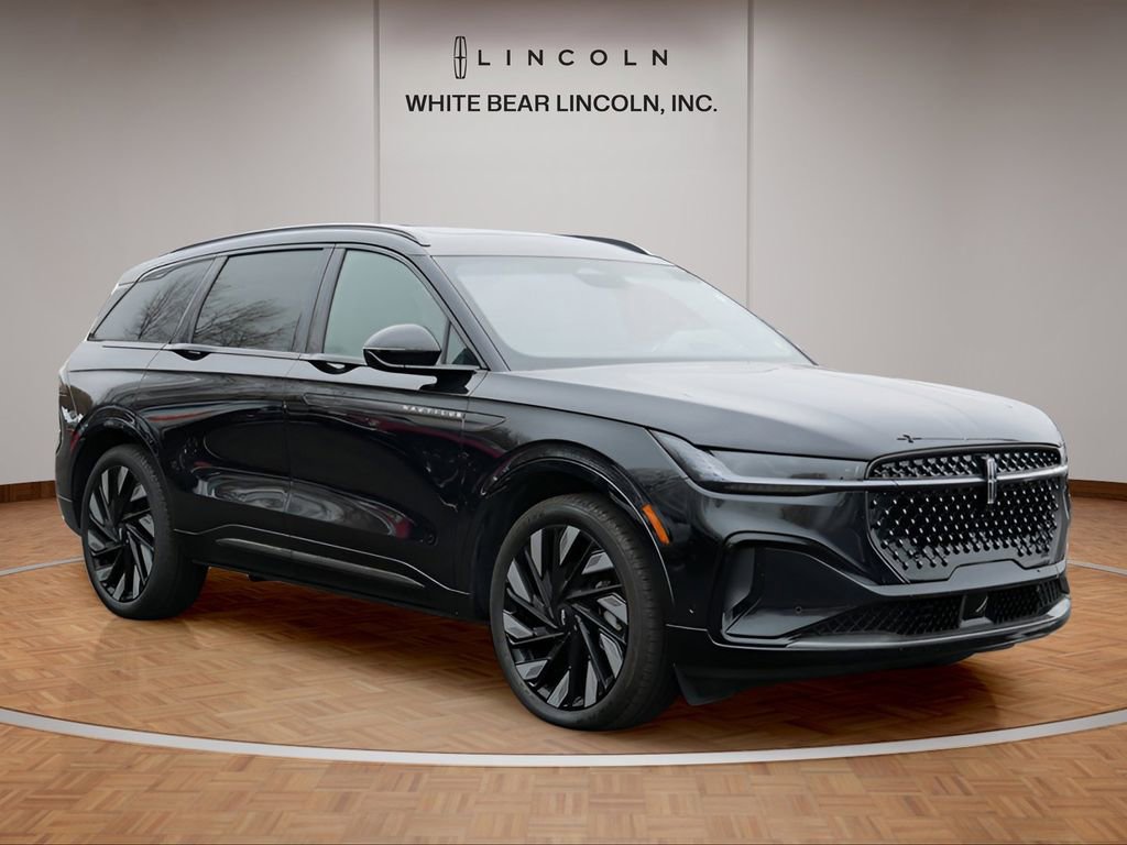 Used 2024 Lincoln Nautilus Reserve w/ Equipment Group 203A AWD/4WD image 3