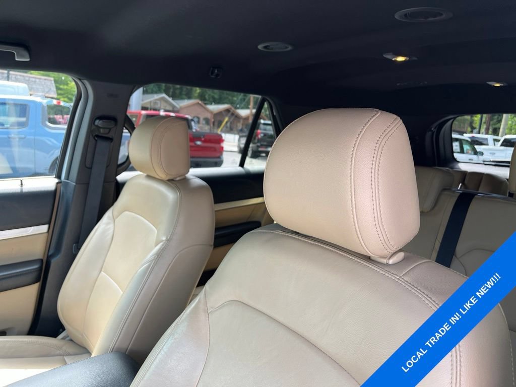 Used 2016 Ford Explorer XLT w/ Equipment Group 202A FWD image 9