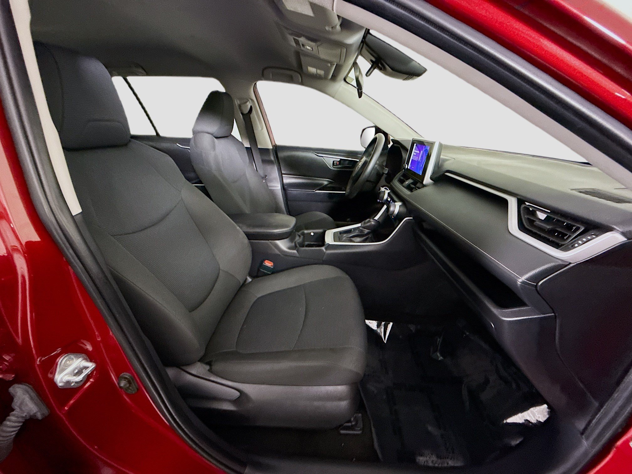 Used 2024 Toyota RAV4 LE FWD image 28
