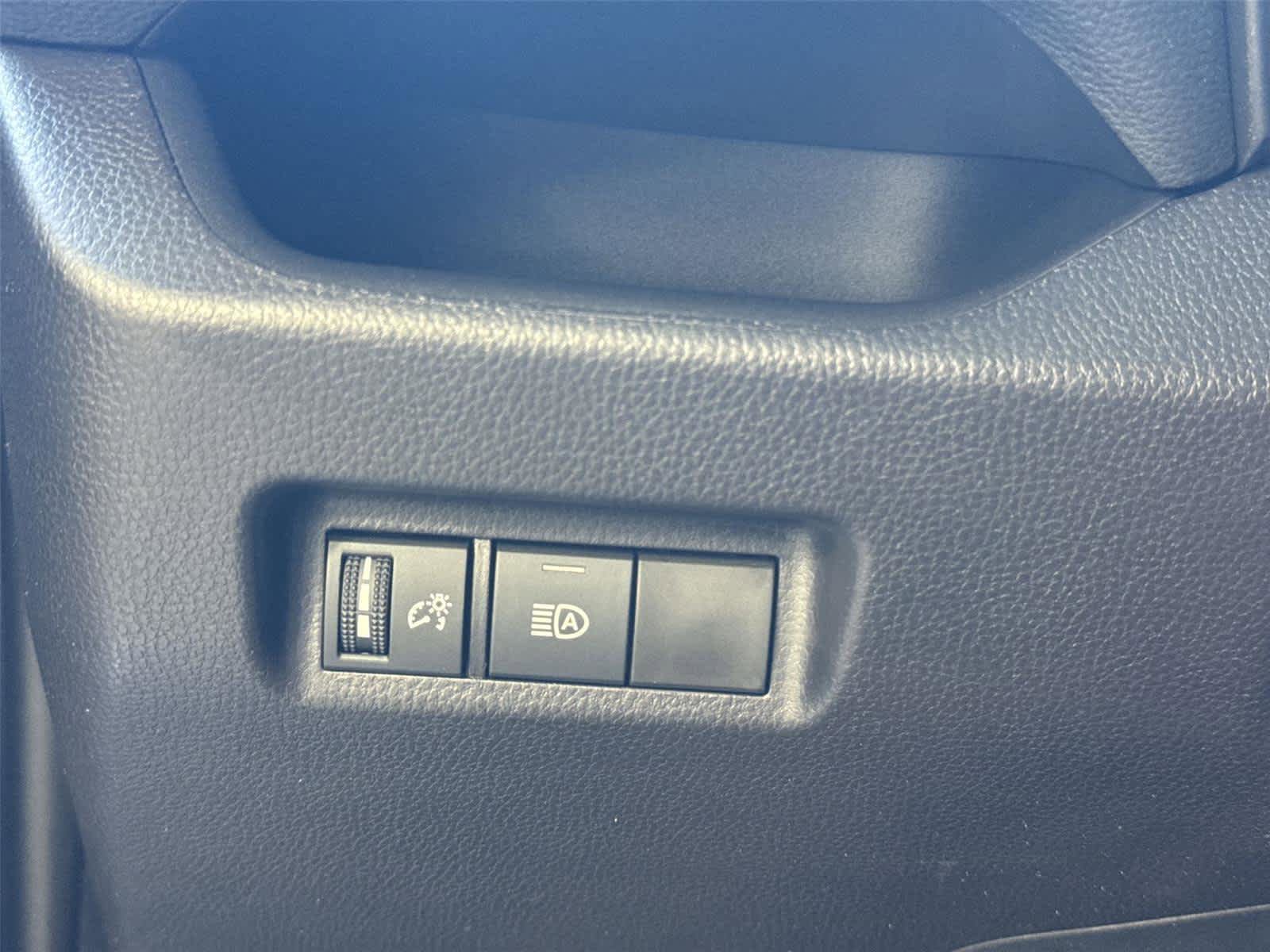 Used 2025 Toyota RAV4 LE image 22