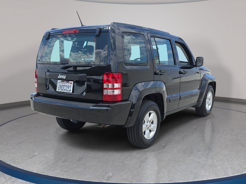 Used 2010 Jeep Liberty Sport RWD image 6