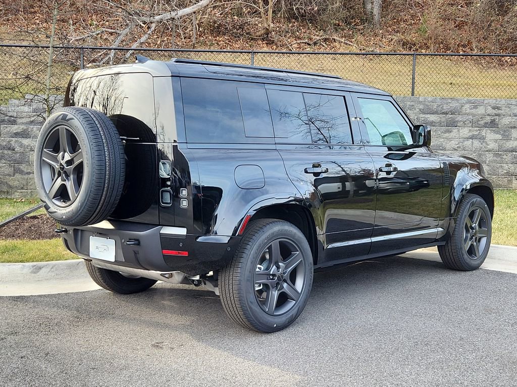 Used 2026 Land Rover Defender 110 X-Dynamic SE image 2