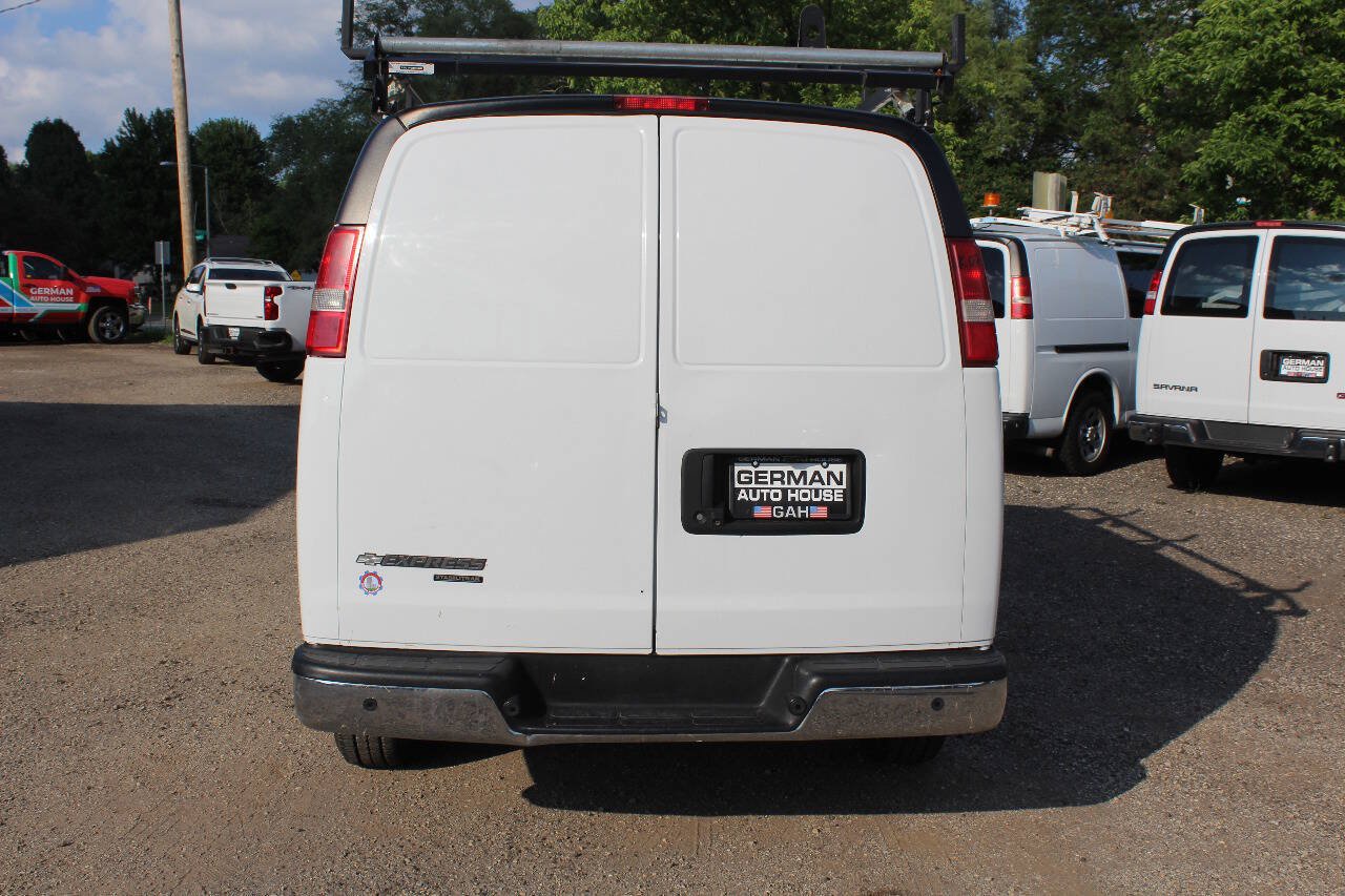 Used 2015 Chevrolet Express 3500 RWD image 6