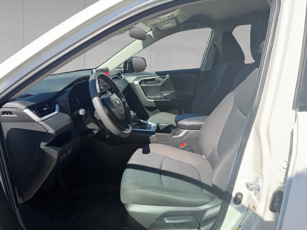 Used 2024 Toyota RAV4 LE AWD/4WD image 11