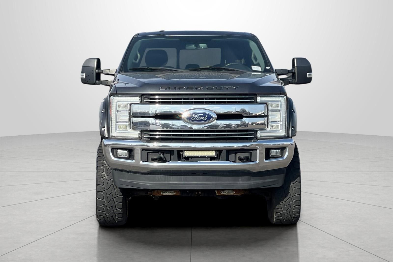 Used 2017 Ford F350 Lariat w/ Camper Package image 6