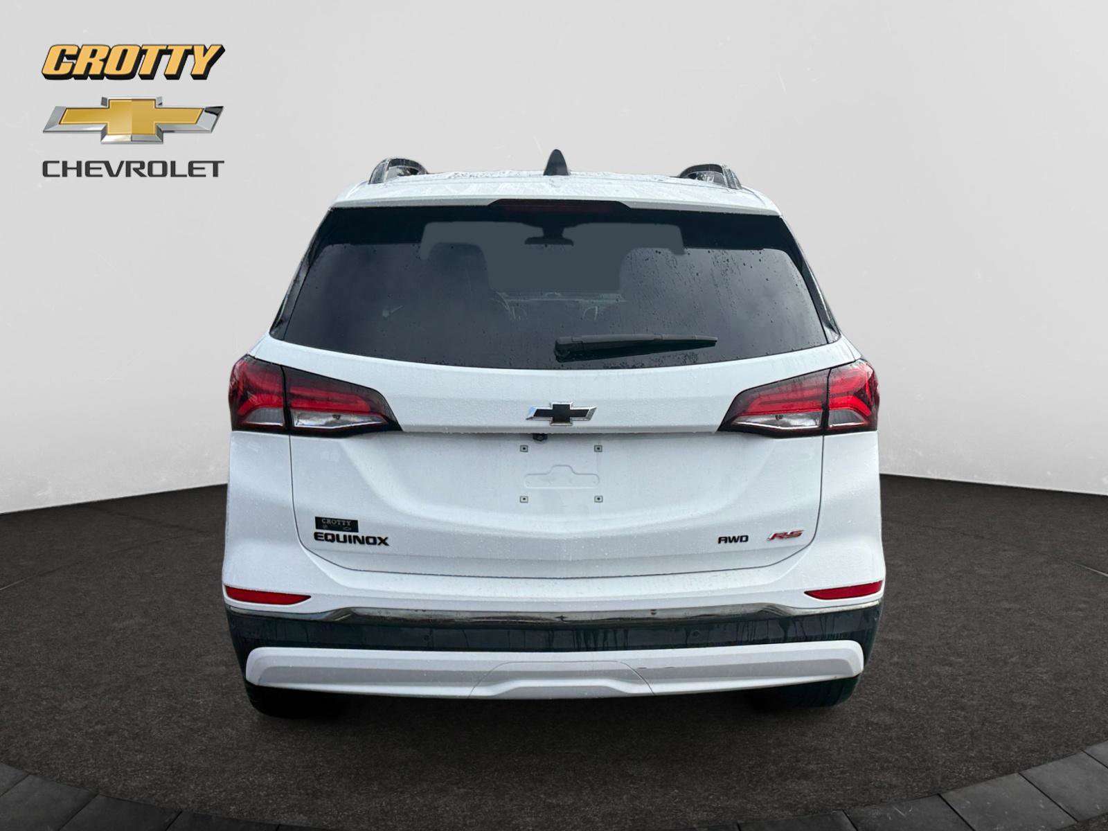 Used 2023 Chevrolet Equinox RS w/ RS Leather Package image 4