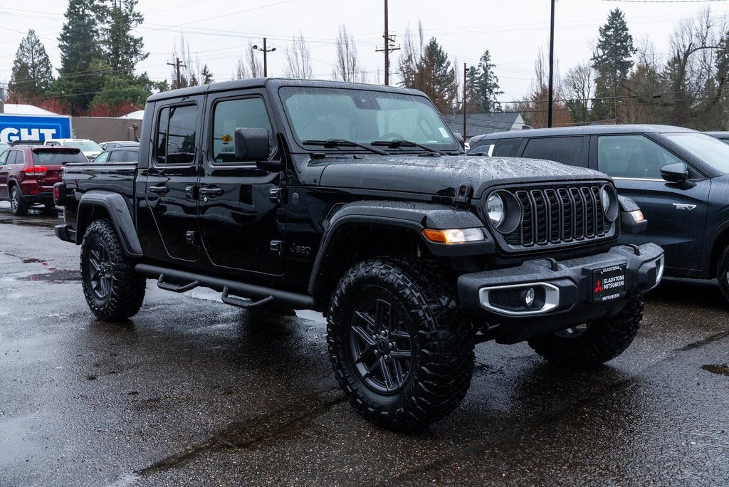 Used 2024 Jeep Gladiator Sport image 1