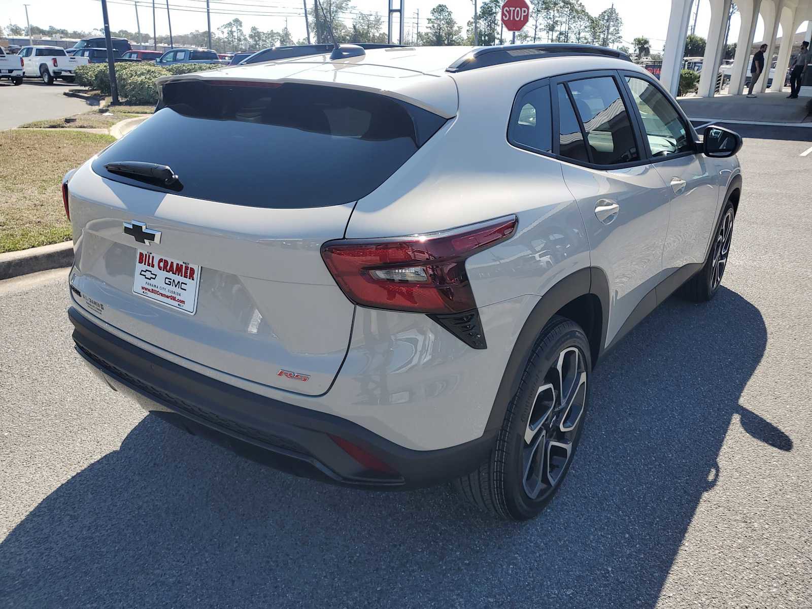 New 2026 Chevrolet Trax RS w/ Sunroof Package FWD image 6
