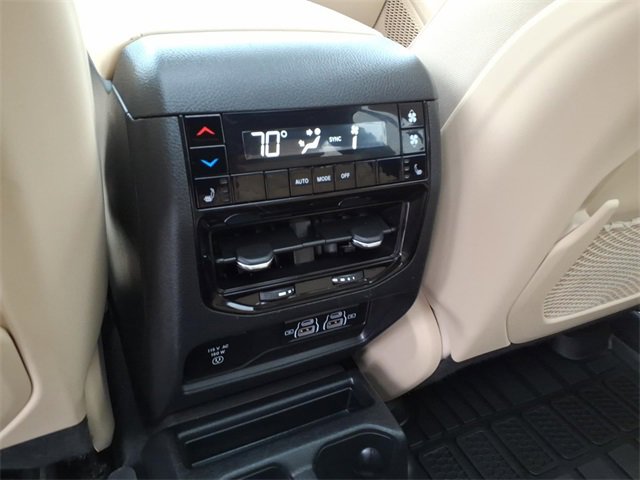 Used 2023 Jeep Grand Cherokee L Limited w/ Trailer Tow Group (B) image 16