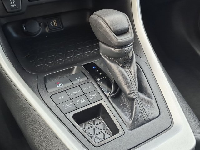 Certified 2025 Toyota RAV4 LE AWD/4WD image 15