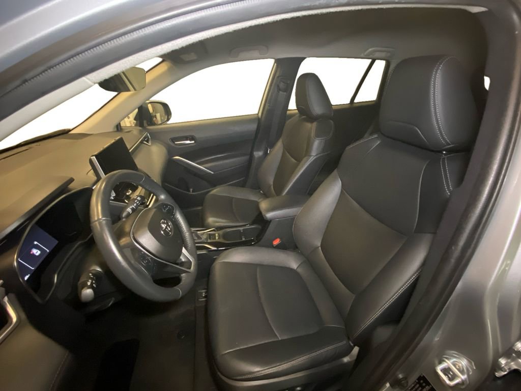 Certified 2024 Toyota Corolla Cross XLE image 9