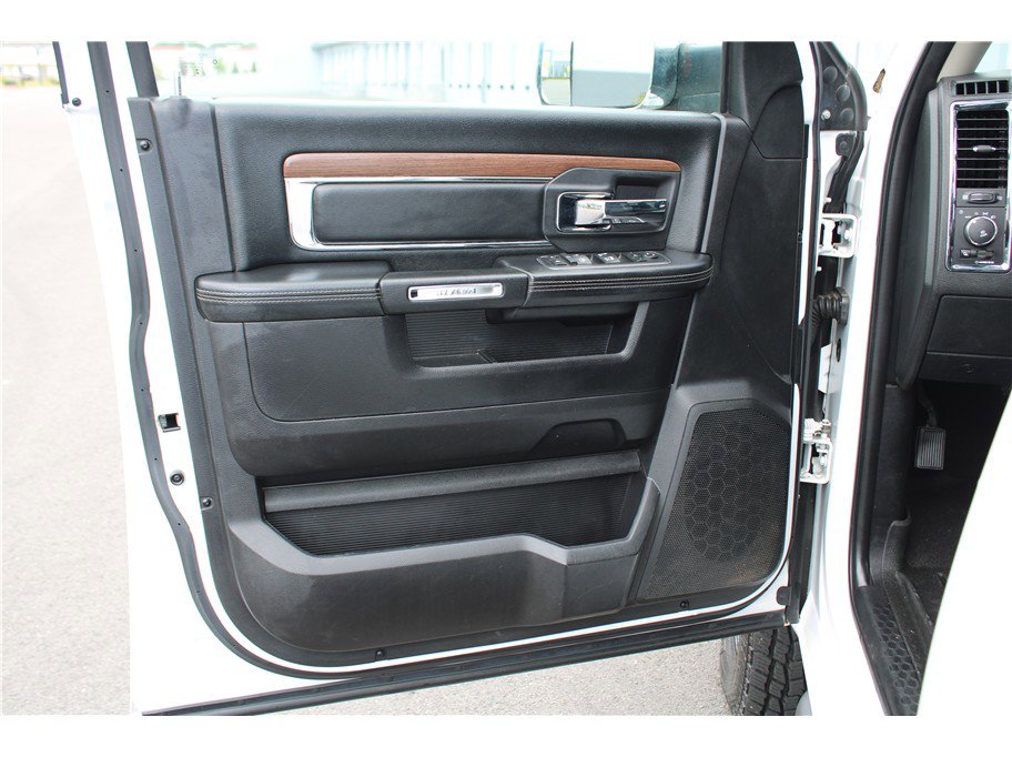 Used 2016 RAM 3500 Laramie AWD/4WD image 7