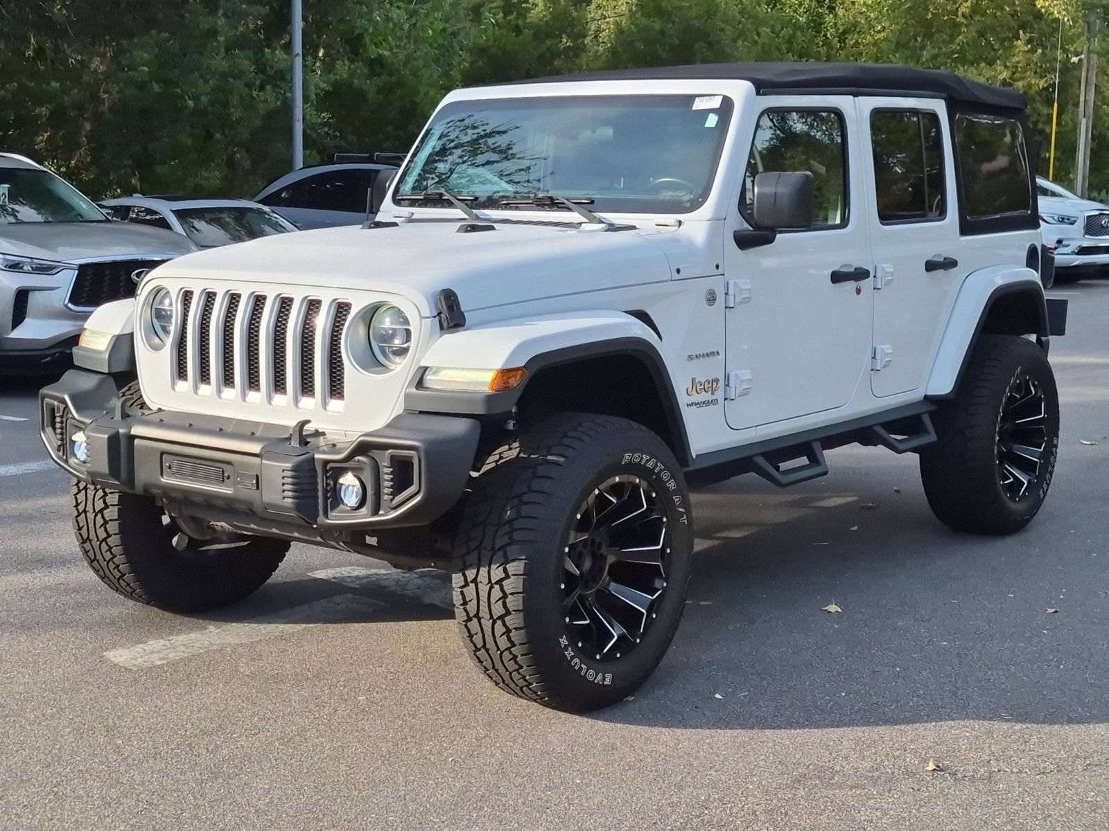 Used 2018 Jeep Wrangler Unlimited Sahara AWD/4WD image 7