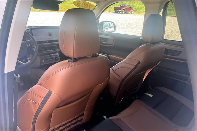 Used 2025 Ford Bronco Sport Outer Banks w/ Outer Banks Tech Package+ AWD/4WD image 36