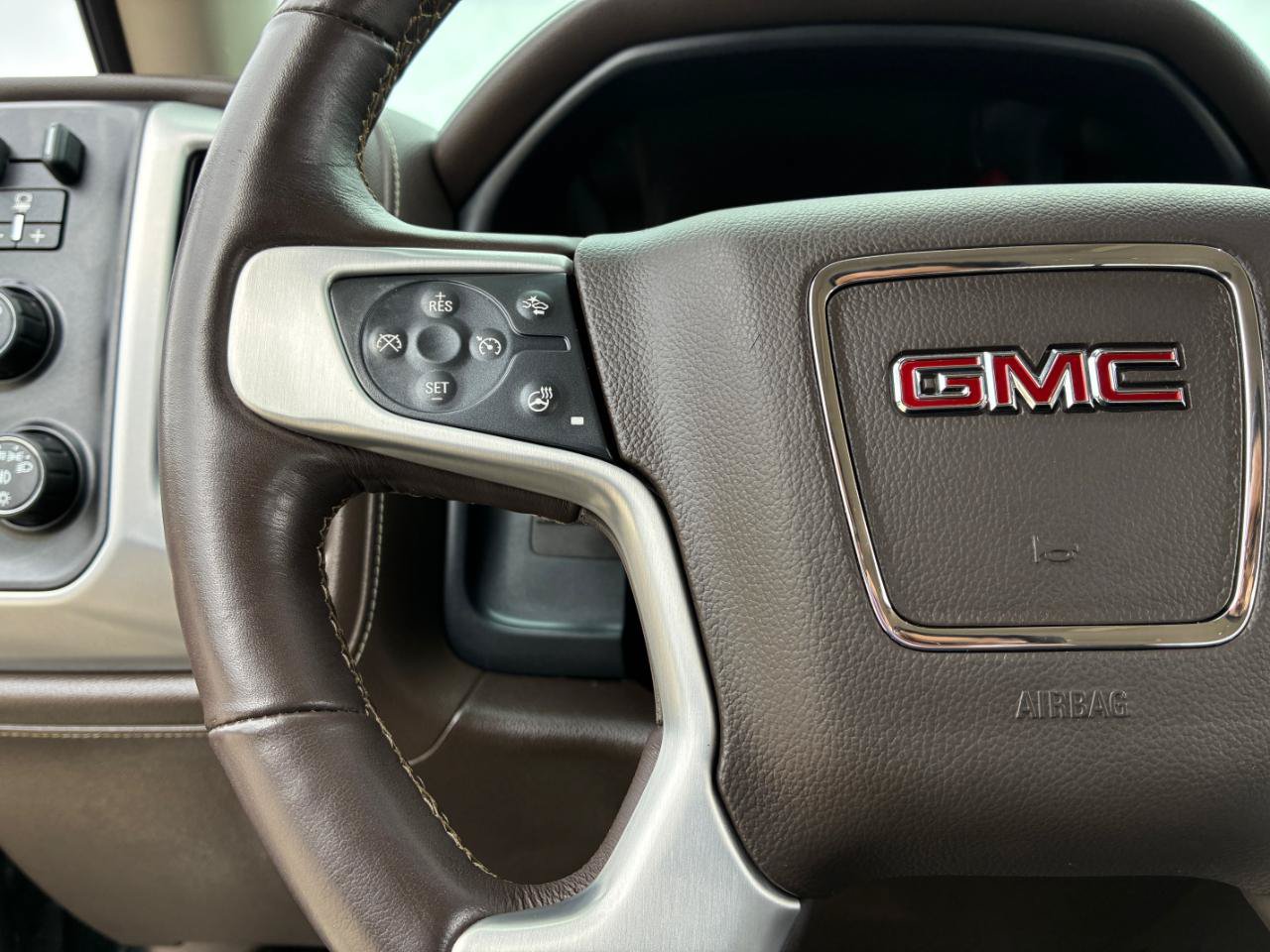 Used 2017 GMC Sierra 1500 SLT AWD/4WD image 26