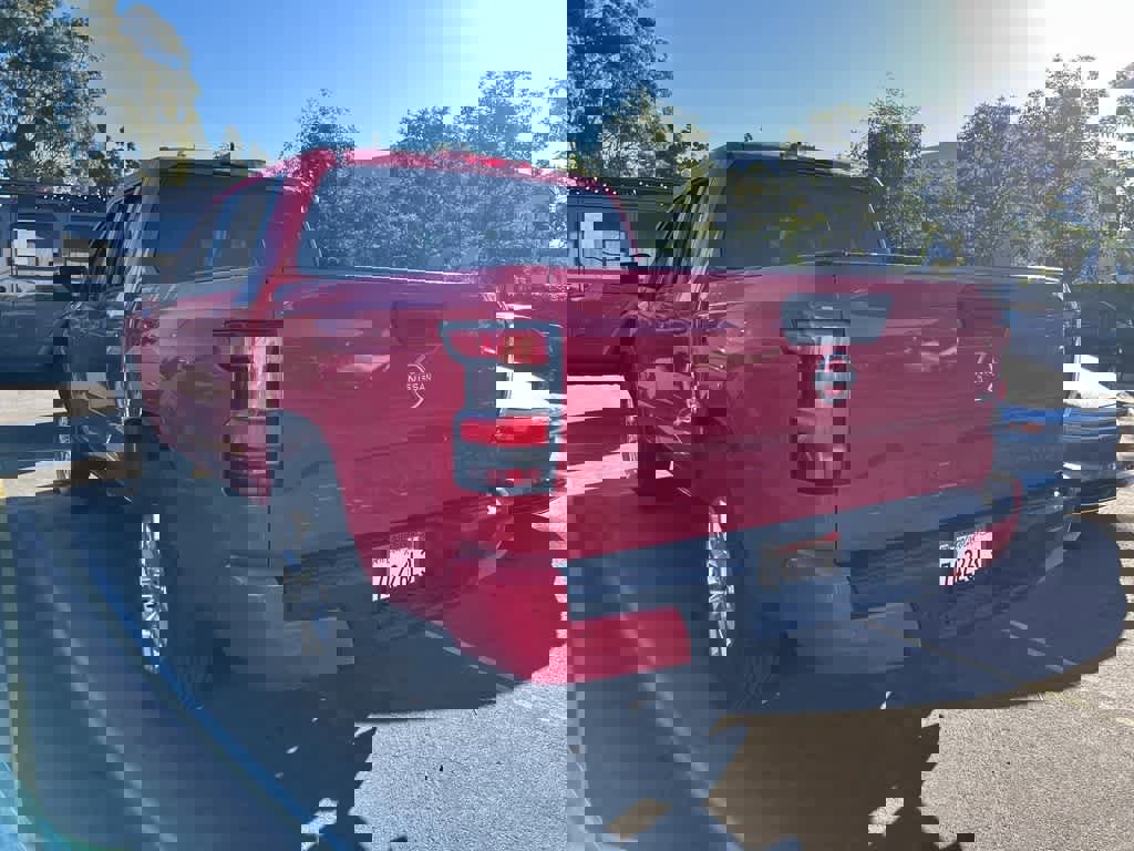 Used 2022 Nissan Frontier SV w/ Technology Package image 4