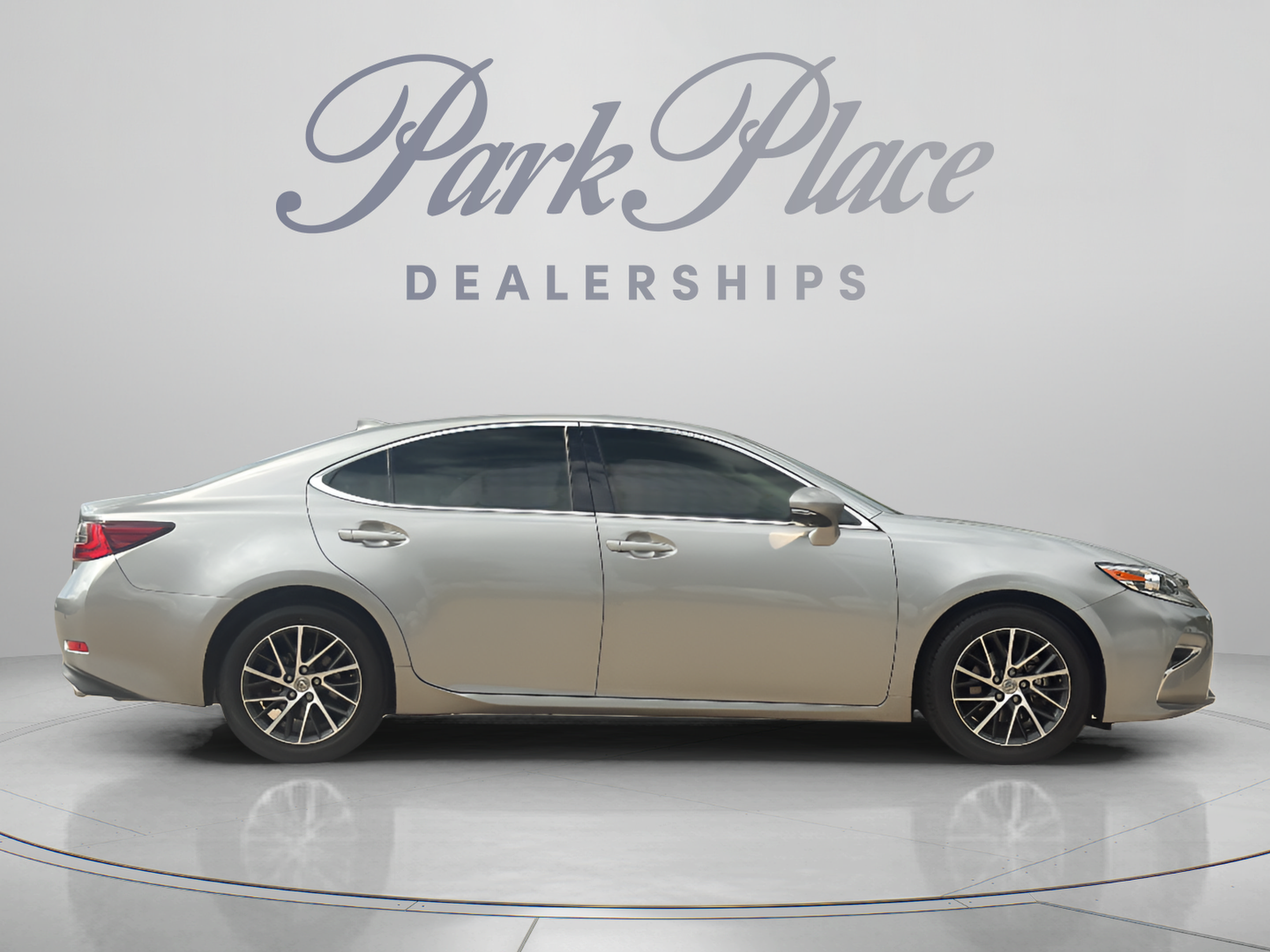 Used 2016 Lexus ES 350 w/ Luxury Package w/Wood Trim FWD image 6