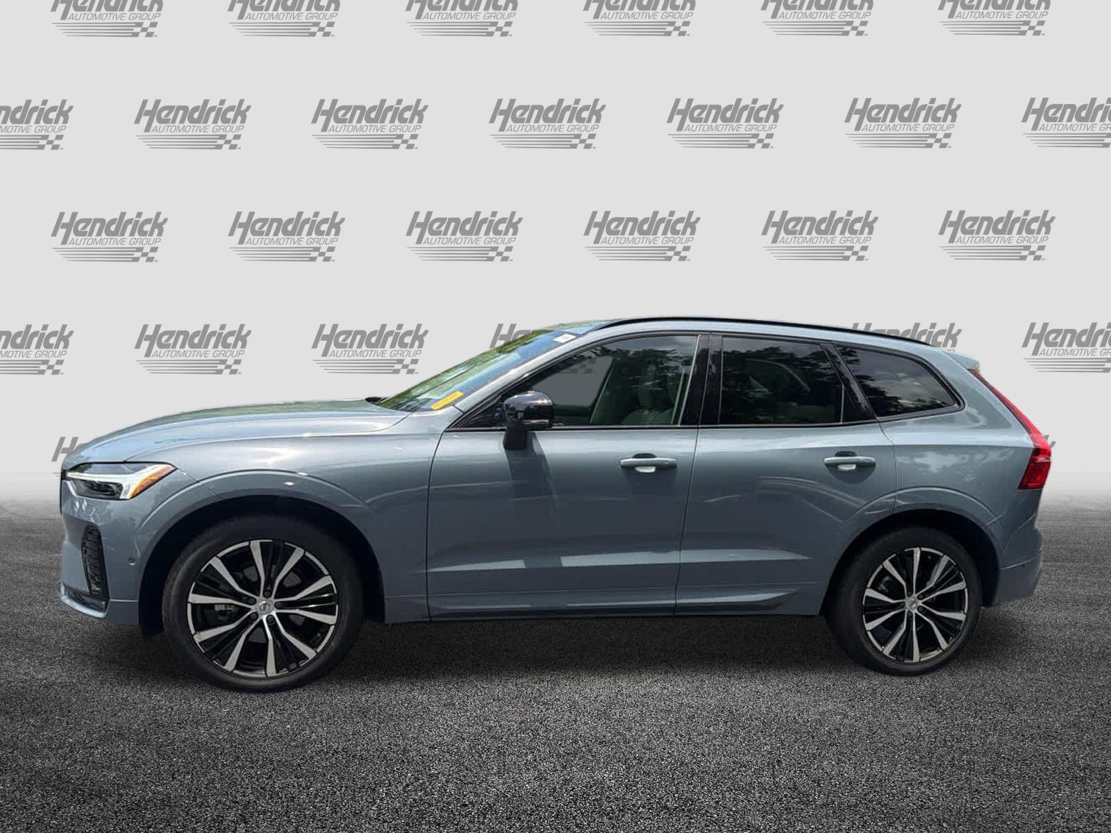 Used 2024 Volvo XC60 B5 Plus w/ Protection Package Premier AWD/4WD image 9