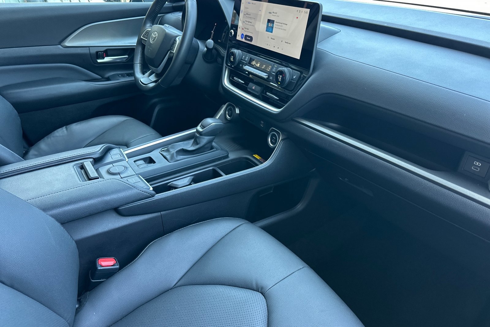 Certified 2025 Toyota Grand Highlander FWD image 17