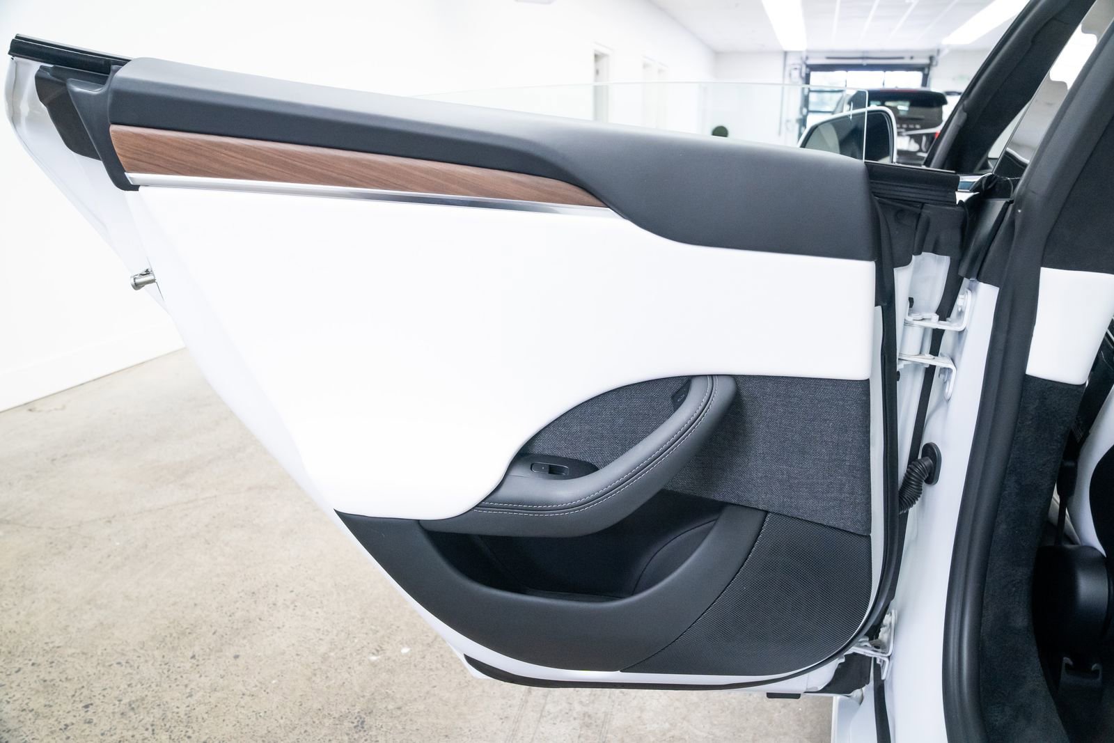 Used 2024 Tesla Model S image 19