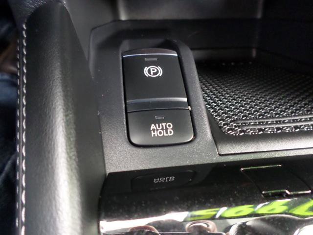 Used 2021 Nissan Kicks SR image 10
